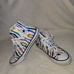 Is girl's converse zebra print size 5